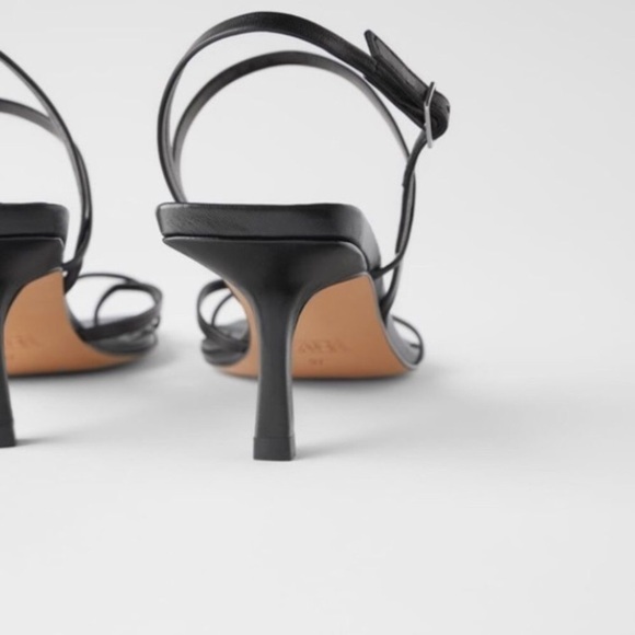 Zara NWOT strappy Square toe mid heel sandal - Picture 2 of 5